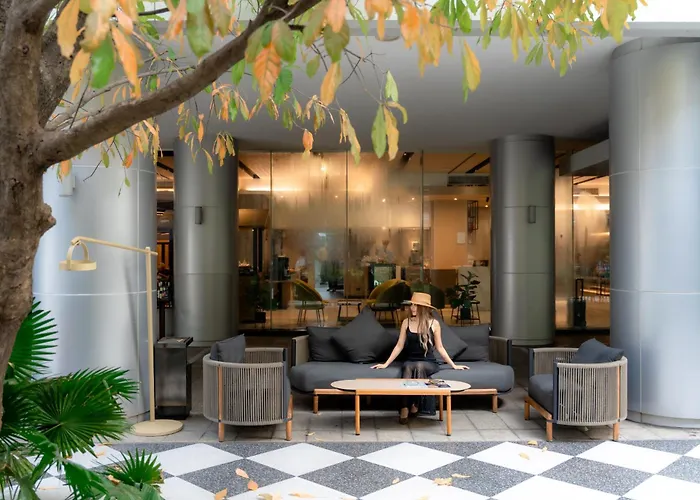 Phachara Suites Sukhumvit